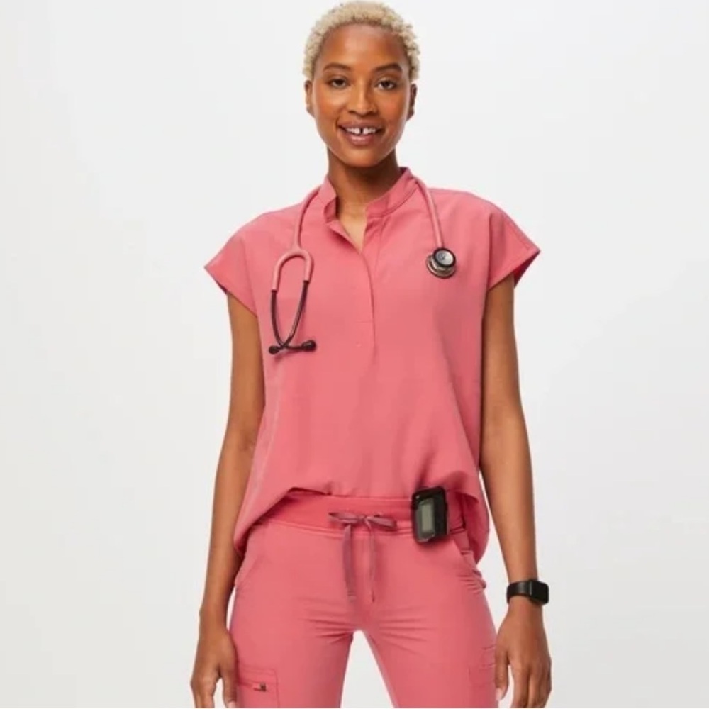 FIGS Rafaela Oversized Scrub Top - Picture 1 of 6